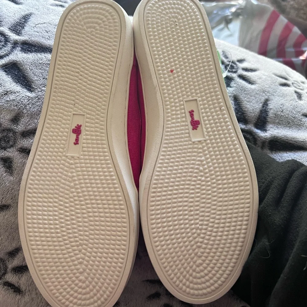 Girls size 5 - Picture 2 of 2